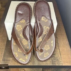 b.o.c. Brown Floral Insole Leather Thong Sandals